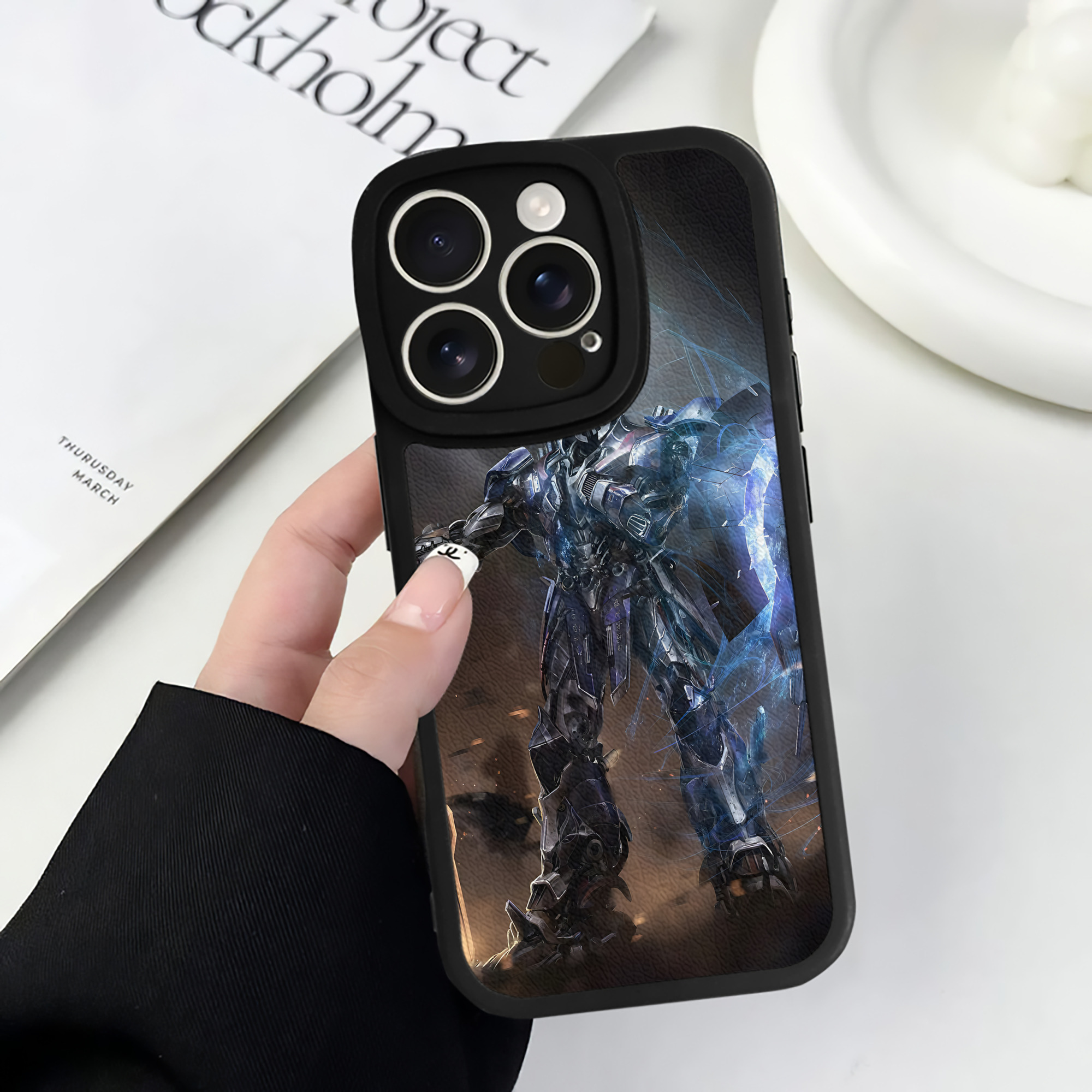 （画像用） Transformers トランスフォーマー 【iPhone 16シリーズ対応】シリコンスマホケース（レザー調） 材質：シリコン
